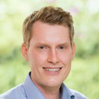 Portrait Mitarbeiter:in Denis Wenz Teamleitung Eltern-Kind Haus